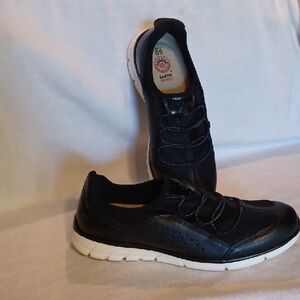 EARTH SPIRIT Black Slip-On Sneakers Size 8.5